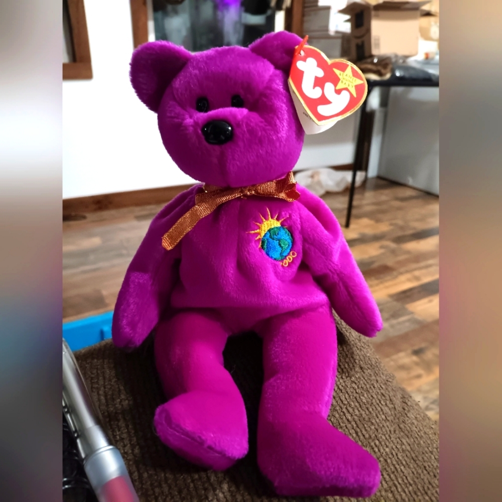 Ty beanie baby " millennium "